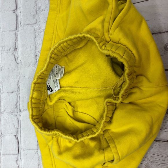 Nike Men Sweat Shorts Size Small Yellow Cotton Blend Big Logo Preppy M124 -7 - Picture 14 of 15